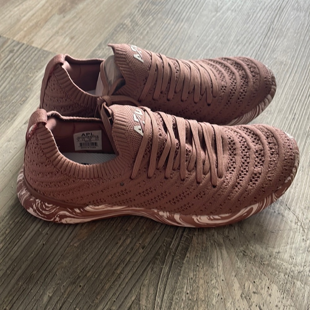 NEVER WORN size 6 APL sneakers